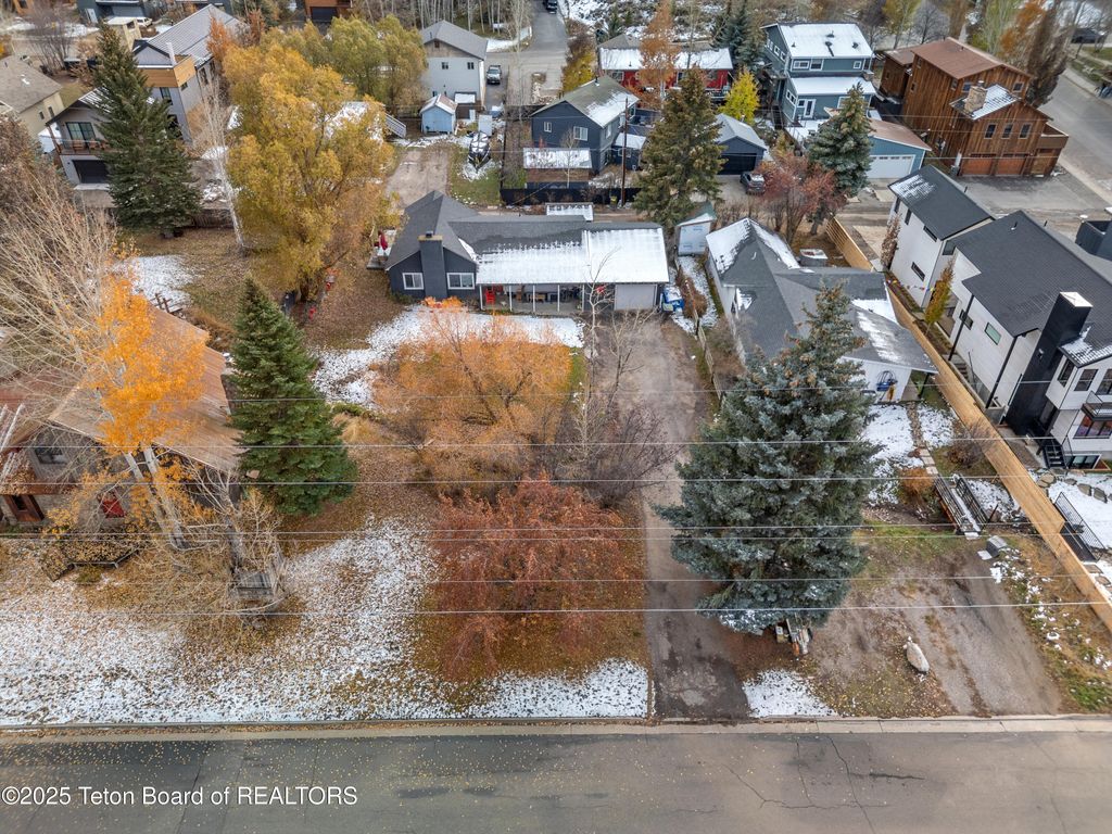 630 E KELLY Avenue, Jackson, WY 83001 photo 22