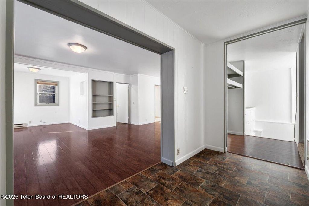 630 E KELLY Avenue, Jackson, WY 83001 photo 3