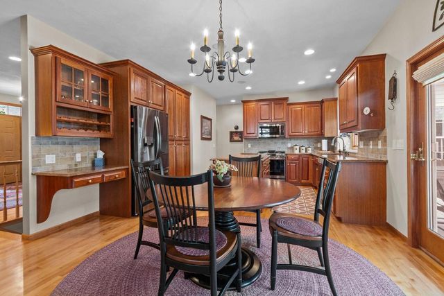 1618 NORTHRIDGE COURT, Menasha, WI 54952
