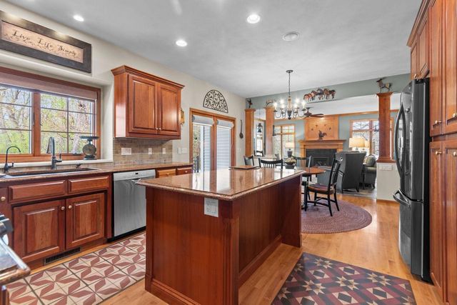 1618 NORTHRIDGE COURT, Menasha, WI 54952