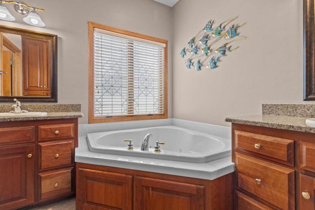 1618 NORTHRIDGE COURT, Menasha, WI 54952