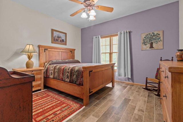 1618 NORTHRIDGE COURT, Menasha, WI 54952