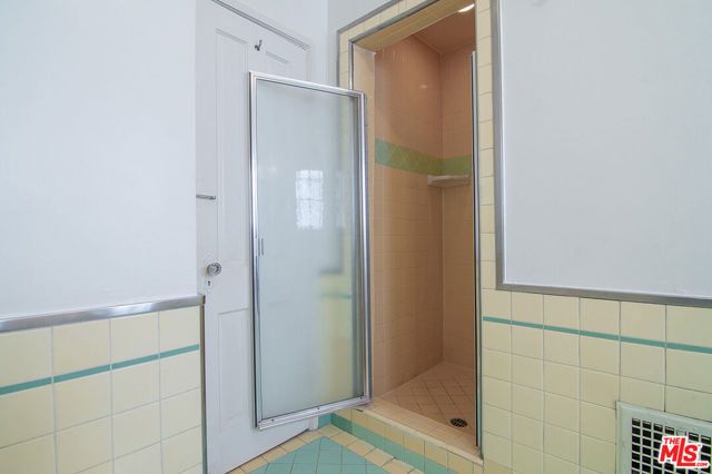 1217 S Alfred Street, Los Angeles, CA 90035