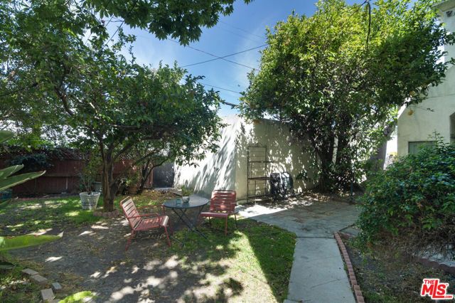 1217 S Alfred Street, Los Angeles, CA 90035