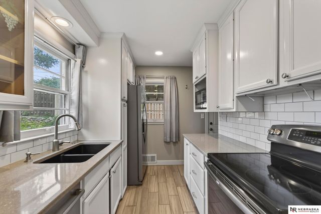 2102 Avery Road, Bellevue, NE 68005