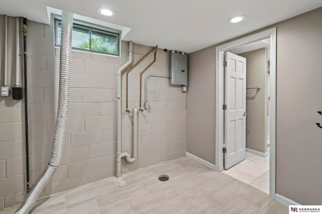 2102 Avery Road, Bellevue, NE 68005