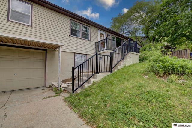 2102 Avery Road, Bellevue, NE 68005