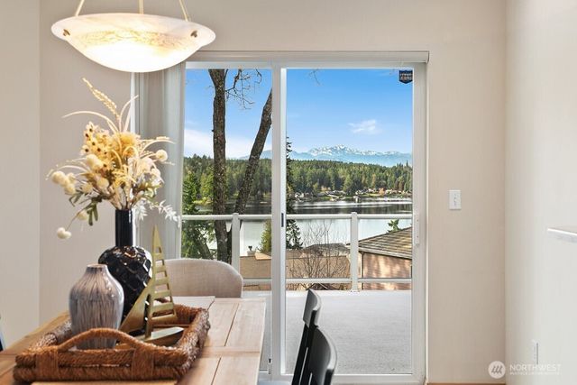 6056 Sandpiper Court, Bremerton, WA 98312