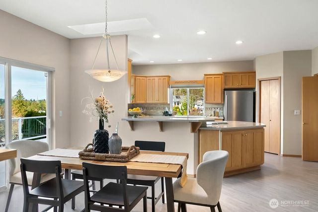 6056 Sandpiper Court, Bremerton, WA 98312