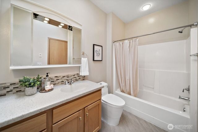 6056 Sandpiper Court, Bremerton, WA 98312