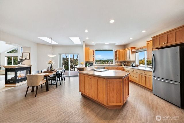 6056 Sandpiper Court, Bremerton, WA 98312