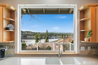 6056 Sandpiper Court, Bremerton, WA 98312