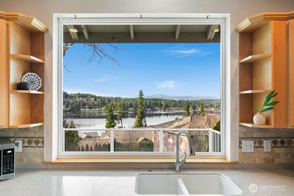 6056 Sandpiper Court, Bremerton, WA 98312