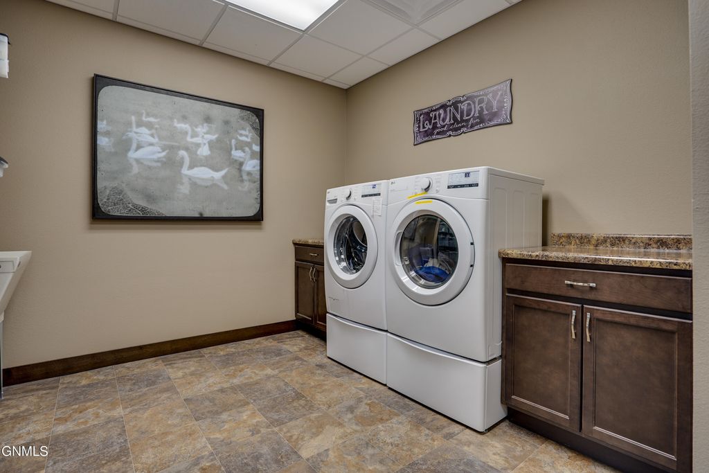 2101 40th Avenue SE, Mandan, ND 58554 photo 11