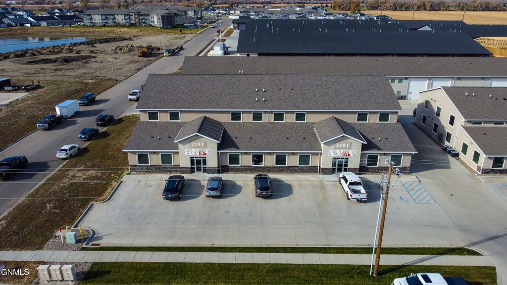2101 40th Avenue SE, Mandan, ND 58554 photo 2