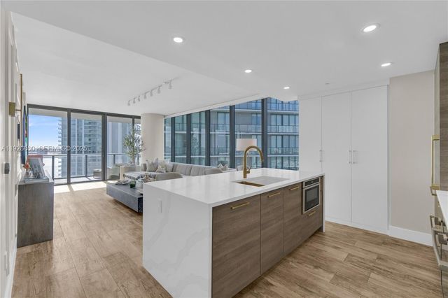 650 NE 32nd St 2901, Miami, FL 33137