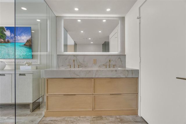 650 NE 32nd St 2901, Miami, FL 33137