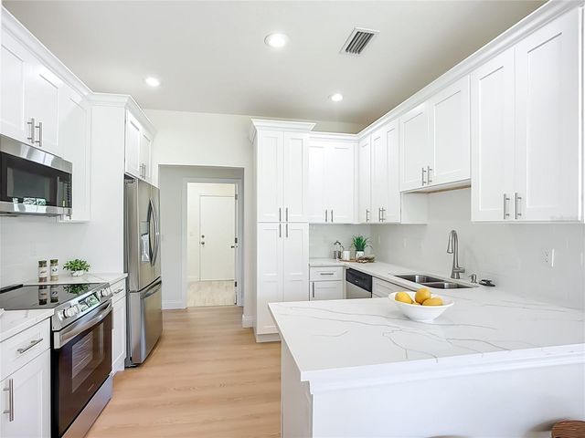 2960 SANDRINGHAM PLACE, Sarasota, FL 34235