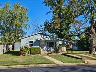 713 W 1st Street, Mountain Grove, MO 65711