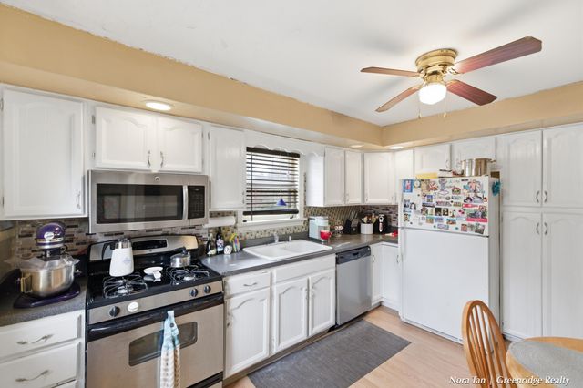 23 E 35th Street, Holland, MI 49423