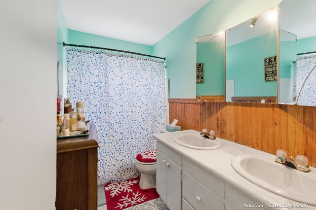 23 E 35th Street, Holland, MI 49423