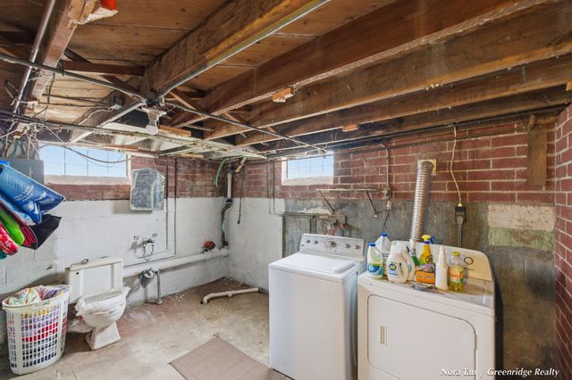 23 E 35th Street, Holland, MI 49423