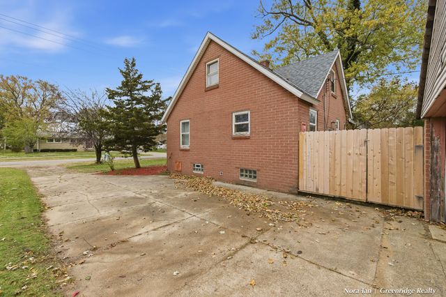 23 E 35th Street, Holland, MI 49423
