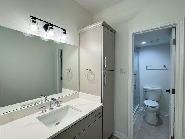 2100 Tanglewilde Street 626, Houston, TX 77063