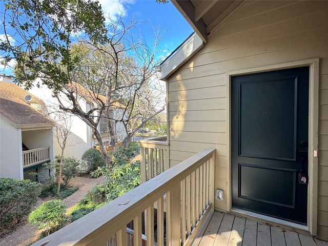 2100 Tanglewilde Street 626, Houston, TX 77063