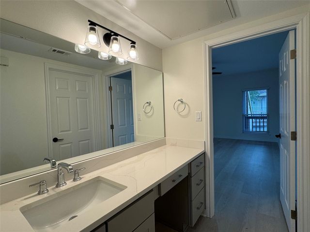 2100 Tanglewilde Street 626, Houston, TX 77063