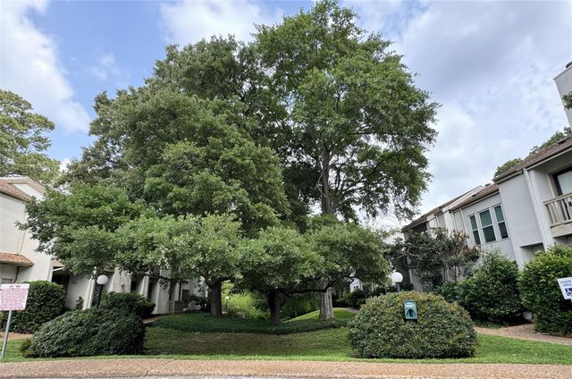 2100 Tanglewilde Street 626, Houston, TX 77063