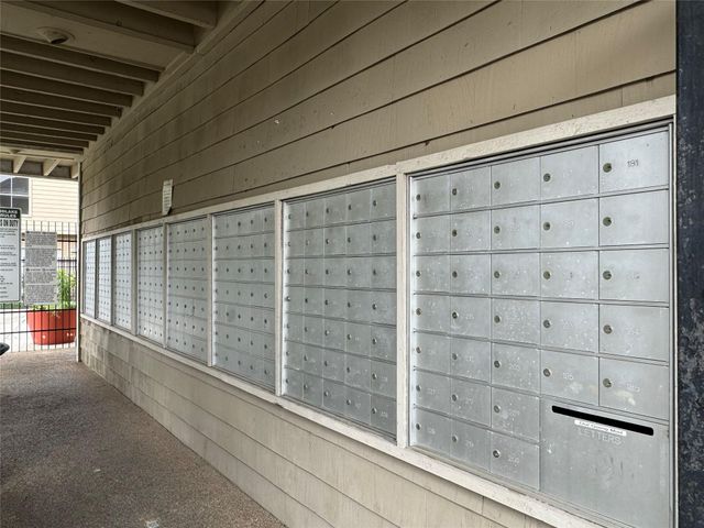 2100 Tanglewilde Street 626, Houston, TX 77063