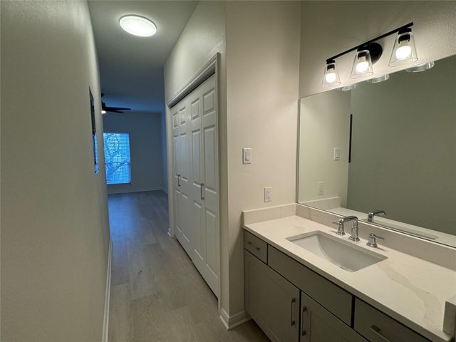 2100 Tanglewilde Street 626, Houston, TX 77063