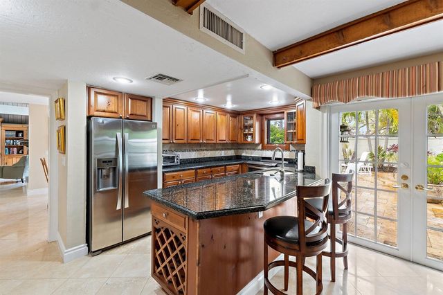 104 W Spearfish Lane, Jupiter, FL 33477