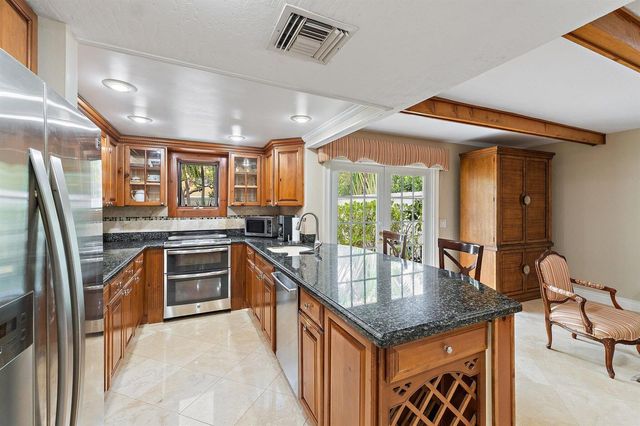 104 W Spearfish Lane, Jupiter, FL 33477