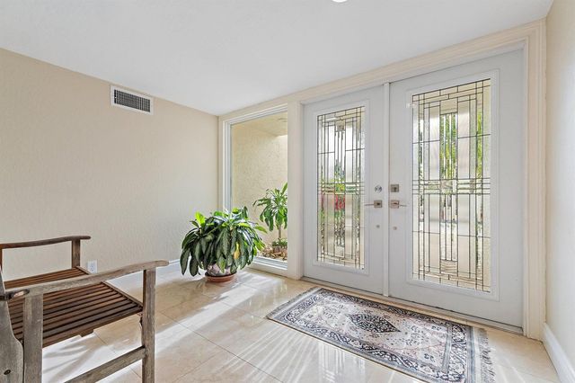 104 W Spearfish Lane, Jupiter, FL 33477