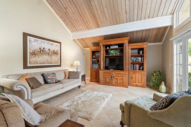 104 W Spearfish Lane, Jupiter, FL 33477