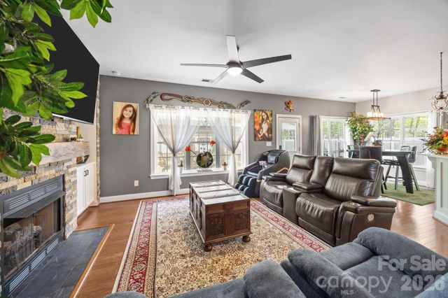 8821 Hambright Road, Huntersville, NC 28078