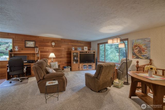 1417 Stanford Drive, Cosmopolis, WA 98537