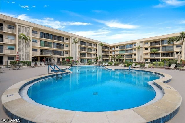 3200 Gulf Shore BLVD N 115, Naples, FL 34103