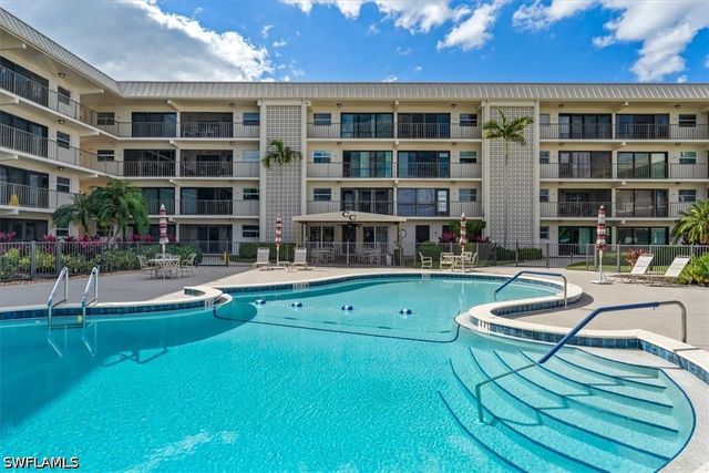 3200 Gulf Shore BLVD N 115, Naples, FL 34103