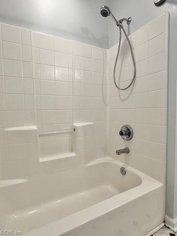 905 Edgewater DR, Newport News, VA 23602