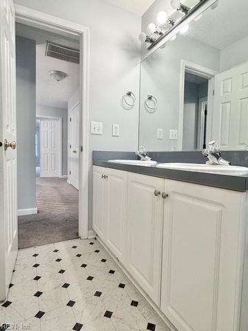 905 Edgewater DR, Newport News, VA 23602