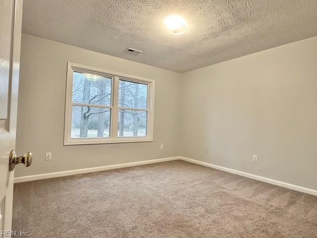 905 Edgewater DR, Newport News, VA 23602