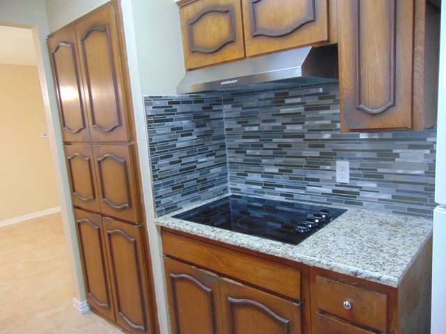 2114 E Park Row Drive, Arlington, TX 76010