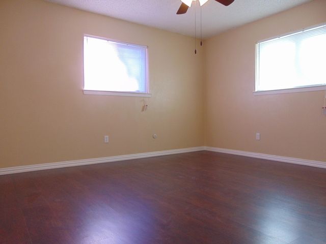 2114 E Park Row Drive, Arlington, TX 76010