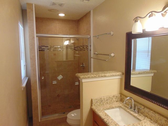 2114 E Park Row Drive, Arlington, TX 76010