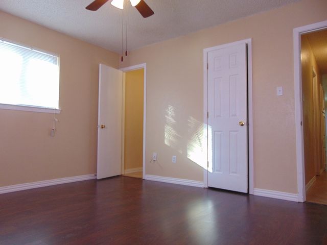 2114 E Park Row Drive, Arlington, TX 76010