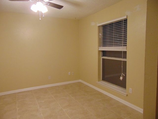 2114 E Park Row Drive, Arlington, TX 76010