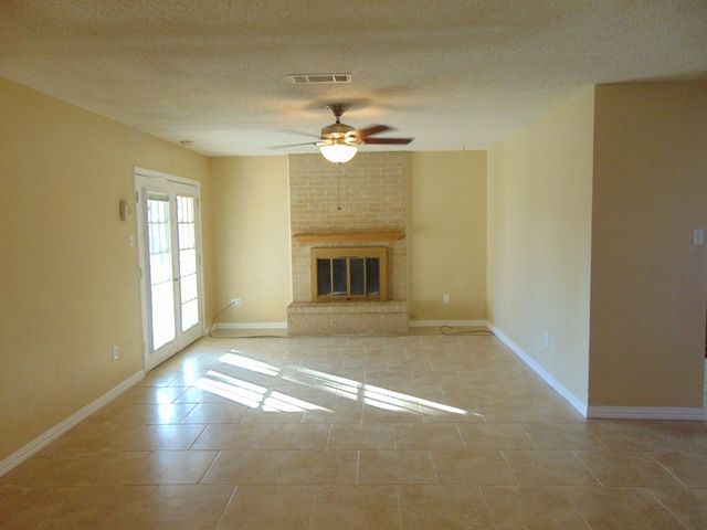 2114 E Park Row Drive, Arlington, TX 76010